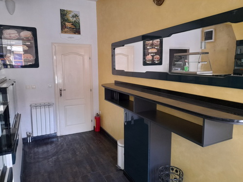 Izdajem opremljen lokal, pekara, proizvodnja kolača, kuhinja Inđija